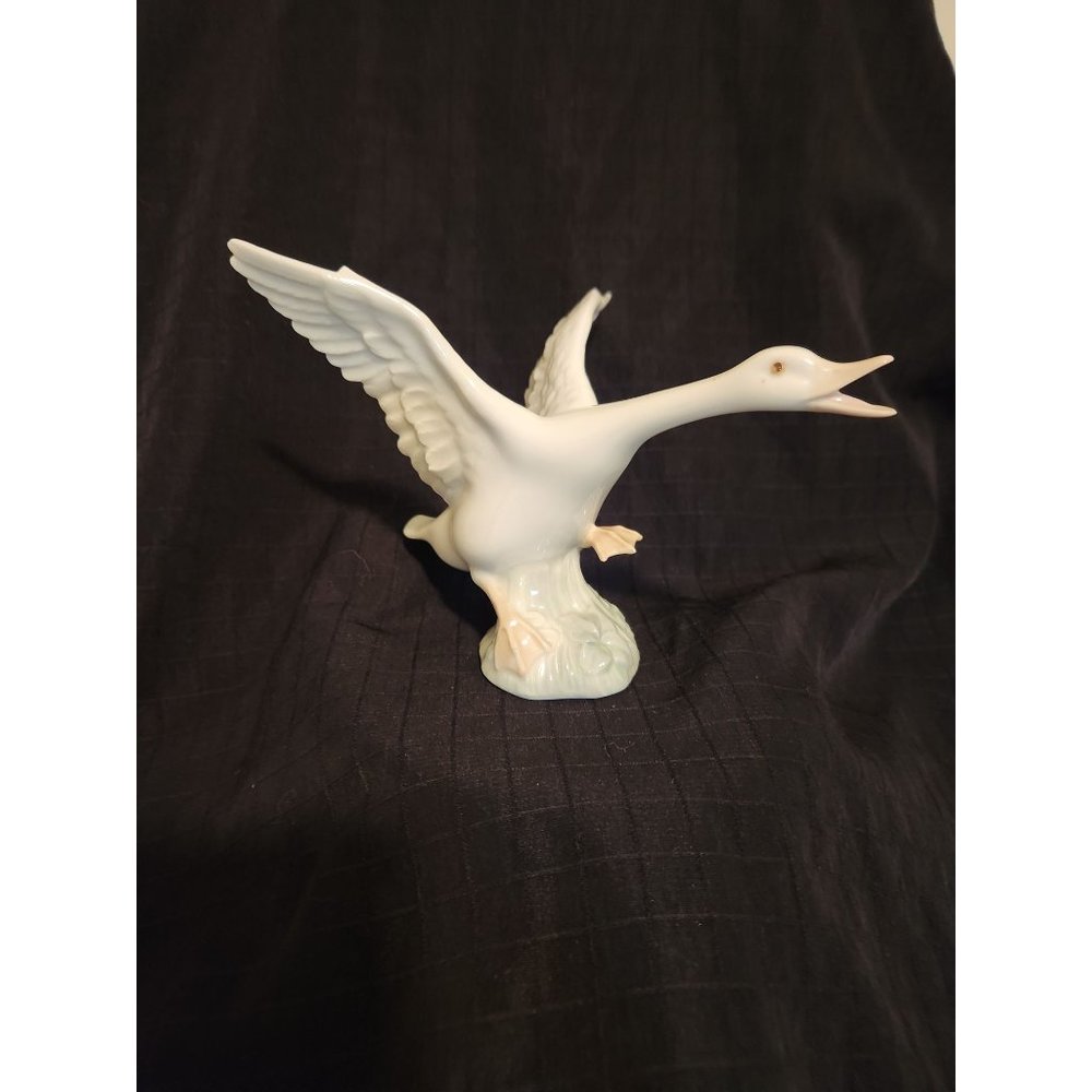 Lladro Taking Off Running Flying Goose Duck Porcelain Figurine #1265 No Box